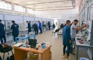 طلاب المدارس التكنولوجية