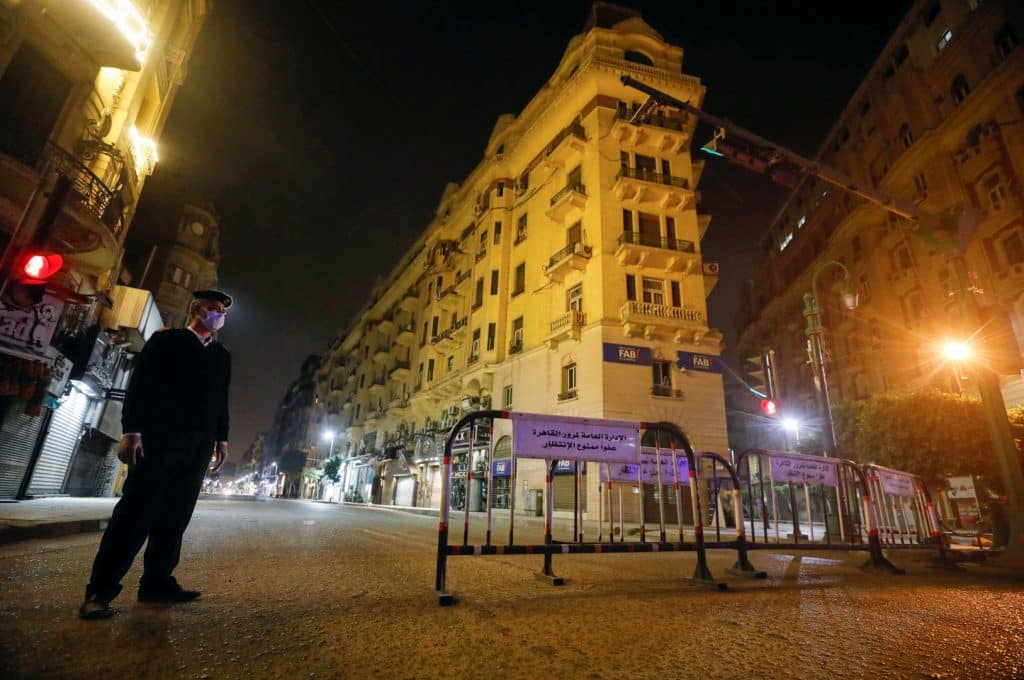 الحكومة المصرية من أواخر الحكومات العربية التي فرضت حظر تجول لمواجهة الجائحة