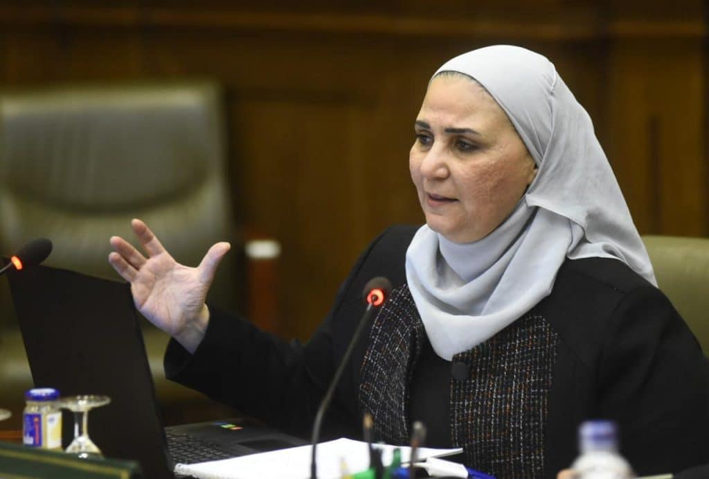 وزيرة التضامن تعلن أرقام متضاربة حول مستفيدي حملة " بلا مأوى "