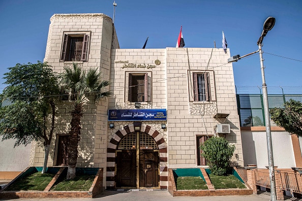 وزارة الداخلية تنفي إضراب علا القرضاوي عن الطعام داخل محبسها