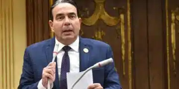 هل 65% من المصريين "شباب" كما يقول وكيل لجنة حقوق الإنسان بالنواب؟ 