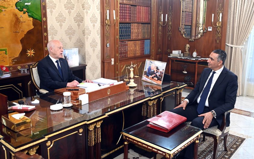         قيس سعيد يلتقي رئيس الهيئة العليا للرقابة الإدارية والمالية