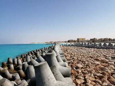 ما هي أطوال السواحل الخاضِعة لأعمال حِماية الشواطئ؟ تصريحات 