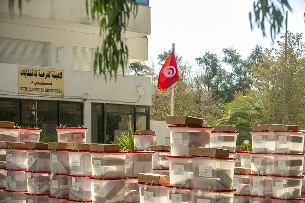 هل كان استفتاء الدستور التونسي هو أول استحقاق تعلن نتائجه خلال 24 ساعةً؟