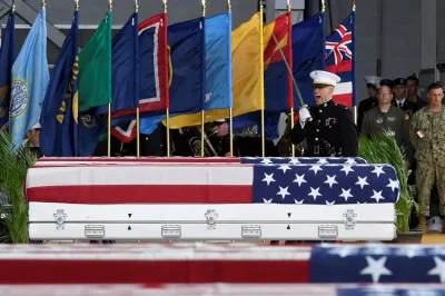 فيديو نعوش الجنود الأمريكيين قتلى الضربات الإيرانية 