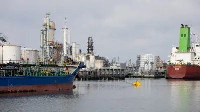 هل تملك روتردام 50% من 