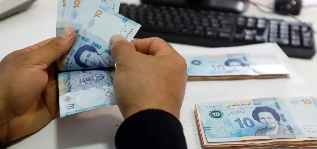 الادعاء برفع تونس ميزانيات وزارات السيادة والرئاسة فقط دون باقي الوزارات 