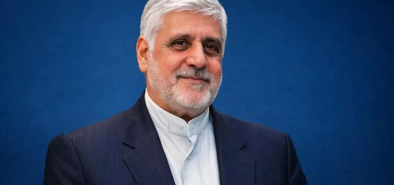 الادعاء بسحل السفير الإيراني في بيروت بعد رفضه قرار لبنان بمغادرة البلاد 