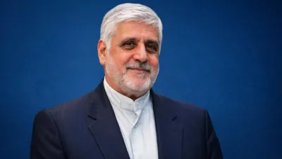 الادعاء بسحل السفير الإيراني في بيروت بعد رفضه قرار لبنان بمغادرة البلاد 