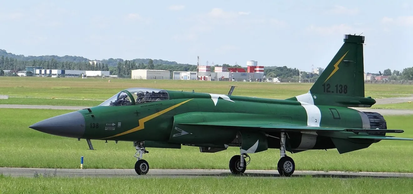 الفيديو المتداول لاستقبال مقاتلات باكستانية للوفد الإيراني المفاوض 