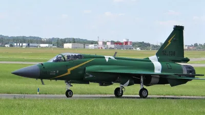 الفيديو المتداول لاستقبال مقاتلات باكستانية للوفد الإيراني المفاوض 