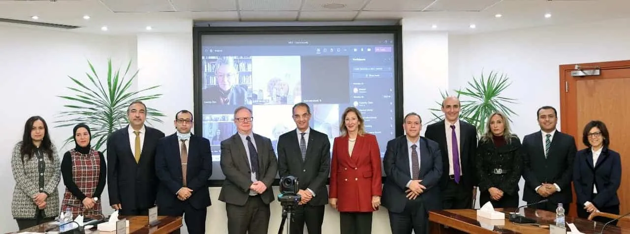 وزير الاتصالات يوقع اتفاق مع جامعة أيرلندية ويقول إنها الثامنة عالميًا.. تعرف على ترتيبها الصحيح