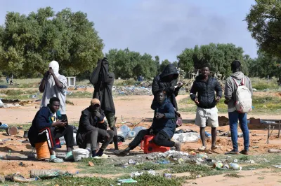 الصورة المتداولة لموائد إفطار المهاجرين في تونس 