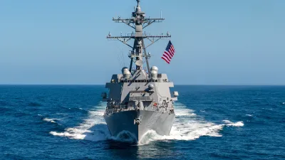 الفيديو المتداول لوجود مدمرات أمريكية على سواحل إيران 