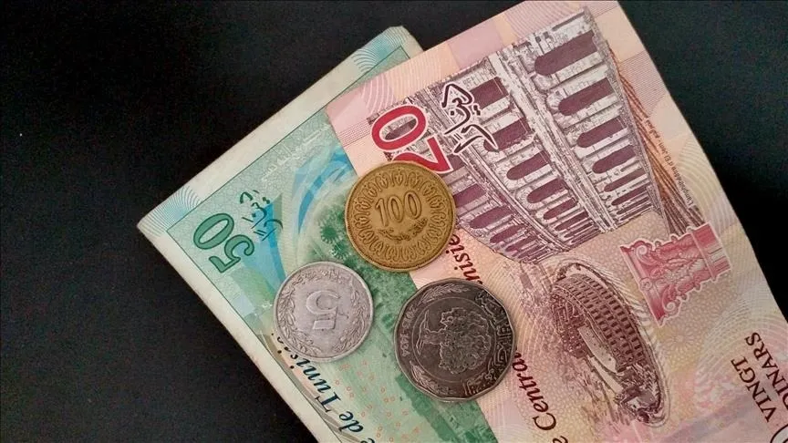 حجم المسكوكات والأوراق النقدية بتونس عام 2010 هو 5789 مليون دينار وليس 11 مليارًا