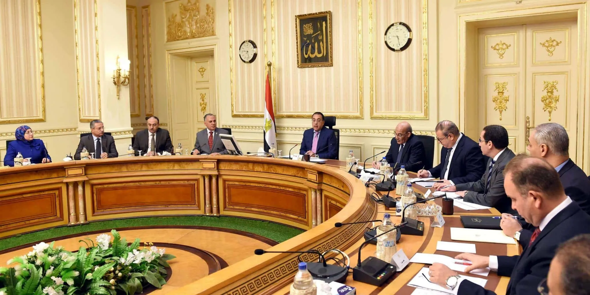 من أين يأتي التضارب في بيانات المسؤولين.. 