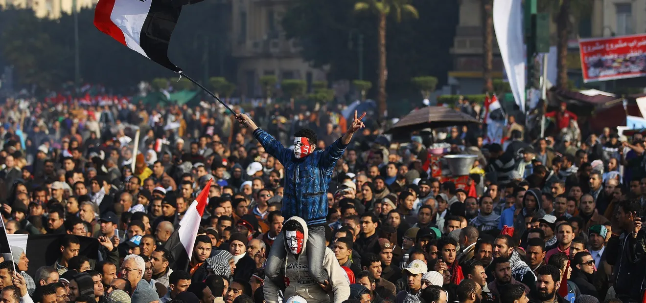 بعد ربط السيسي بين سعر الدولار وثورة يناير.. نتتبع مسار 
