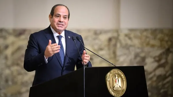 الطيران المصري لم يغلق المجال الجوي القطري خلال زيارة السيسي للدوحة