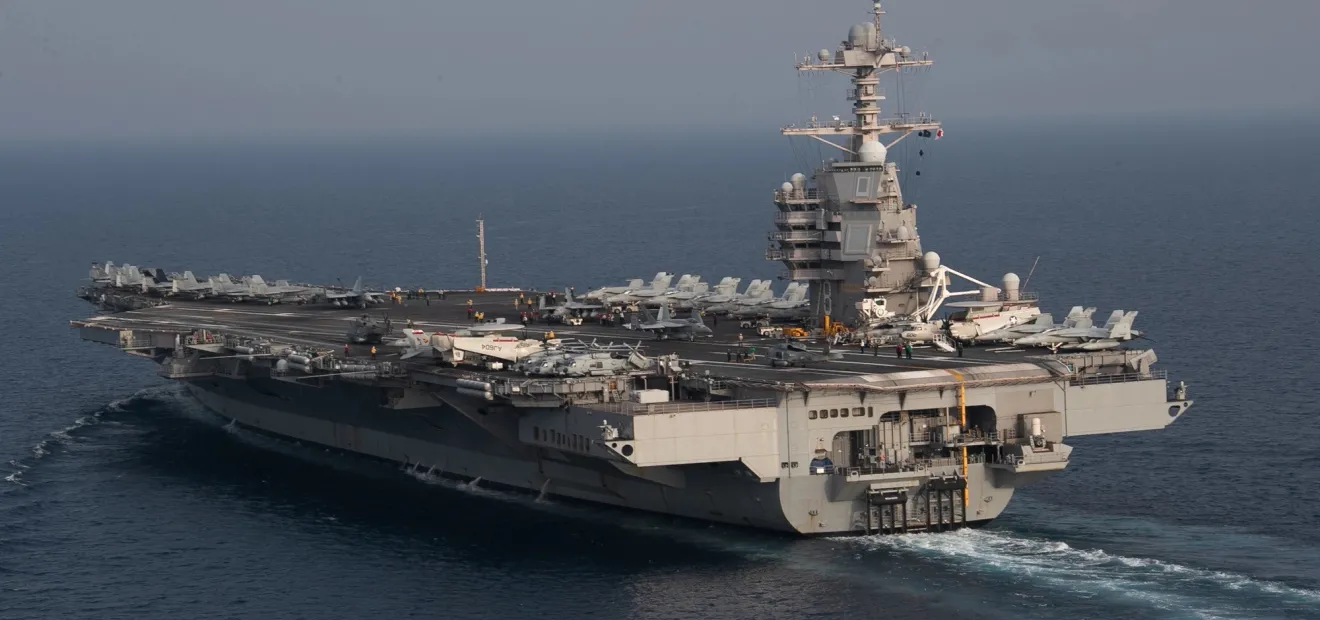 فيديو عودة أكبر حاملة طائرات في العالم إلى البحر الأحمر 