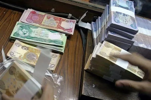 رغم التضخم وهبوط العملة.. كم بلغت كمية النقود المطبوعة في العراق؟