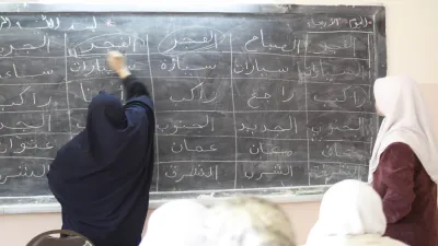 لماذا تعلن وزيرة التخطيط أرقام غير دقيقة عن البطالة والأمية؟