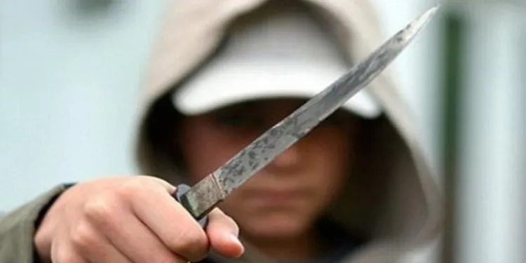 الفيديو المنتشر لسطو شاب على تلميذة باستعمال سلاح أبيض ليس في تونس