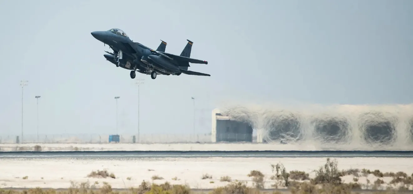 فيديو القصف الإيراني لقاعدة أمريكية في الإمارات 