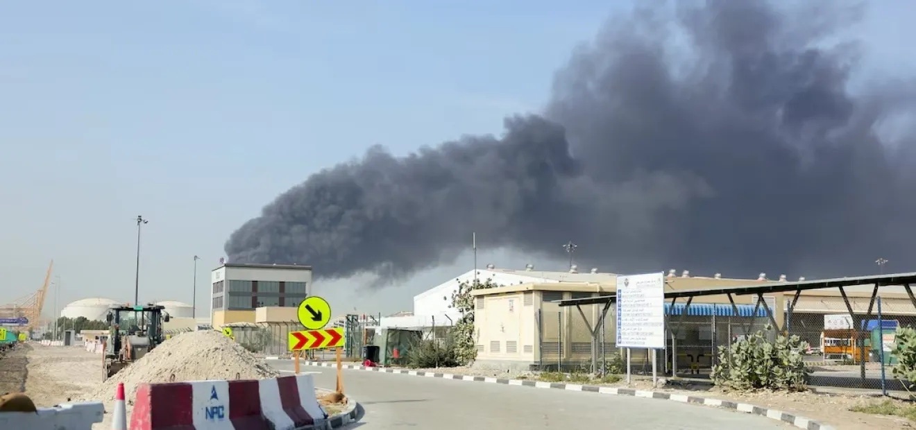 الفيديو المتداول لمسيرة إيرانية تستهدف ميناء جبل علي بالإمارات 