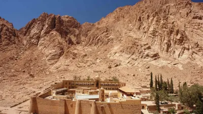 الادعاء بأن السيسي هو من أصدر قرار 