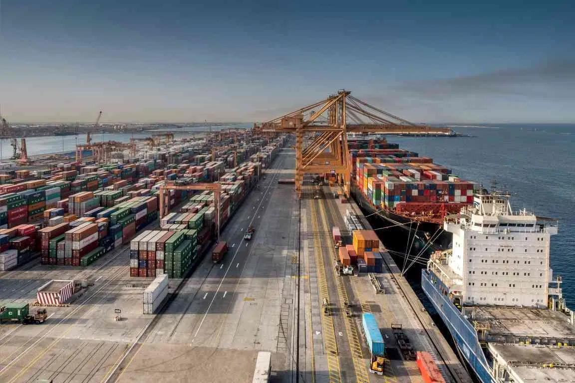 كم تبلغ قيمة البضائع المتراكمة في الموانئ المصرية؟ 