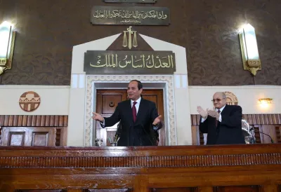 هل تتفق مع الرئيس في أنه لا يتدخل في شؤون القضاء؟