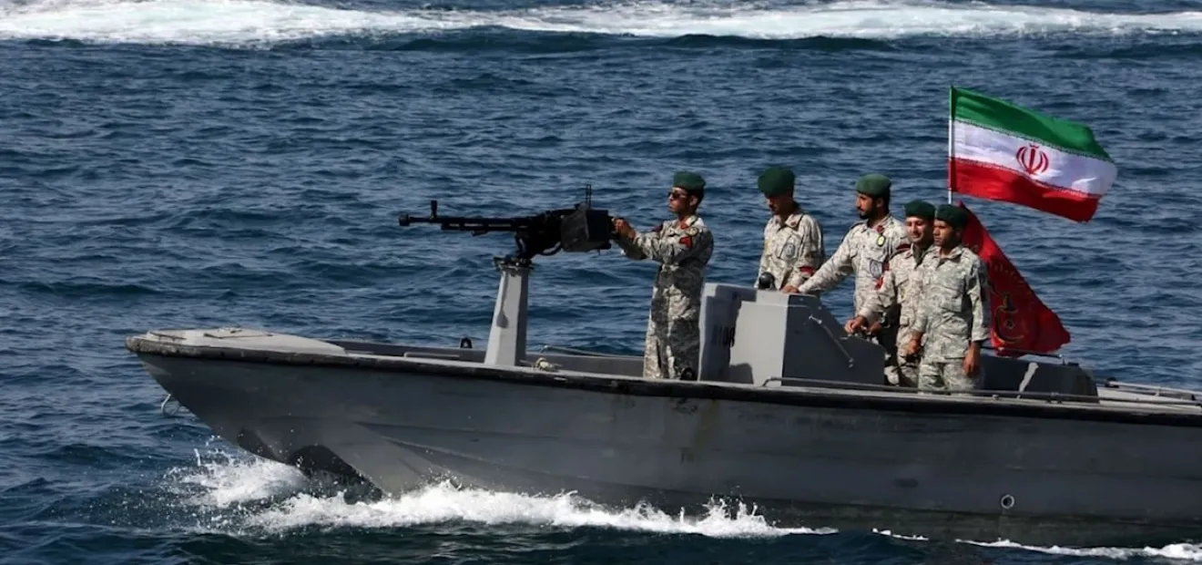 البحرية الإيرانية لم تُغرق سفينة أمريكية