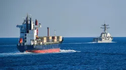 شلل في شريان العالم: ننشر بيانات السفن العالقة في مضيق هرمز وواقع الملاحة هناك