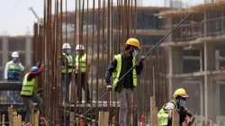 الإمارات لم تُدرج المنشآت التي تضم عمالة مصرية ضمن الفئة الثالثة