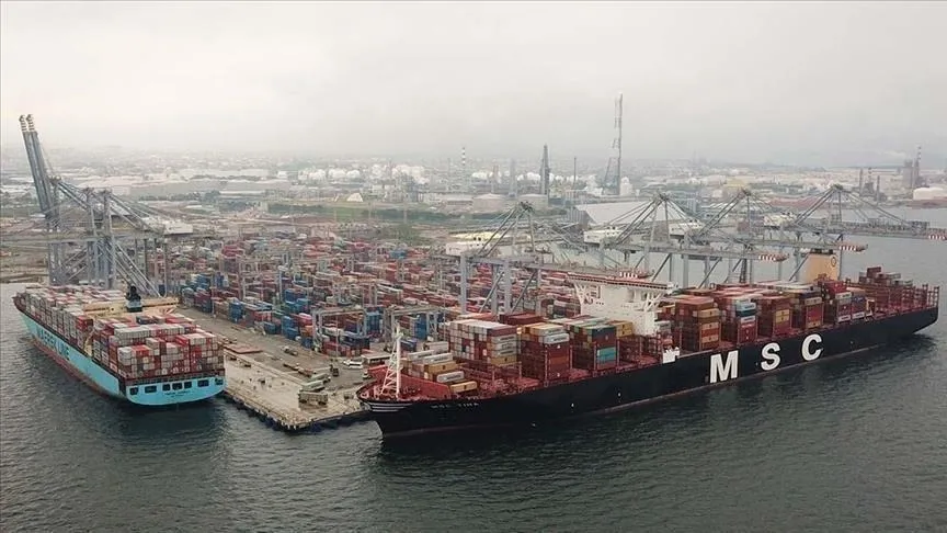 الفيديو المتداول لمسيرة إيرانية تستهدف ميناء جبل علي بالإمارات 