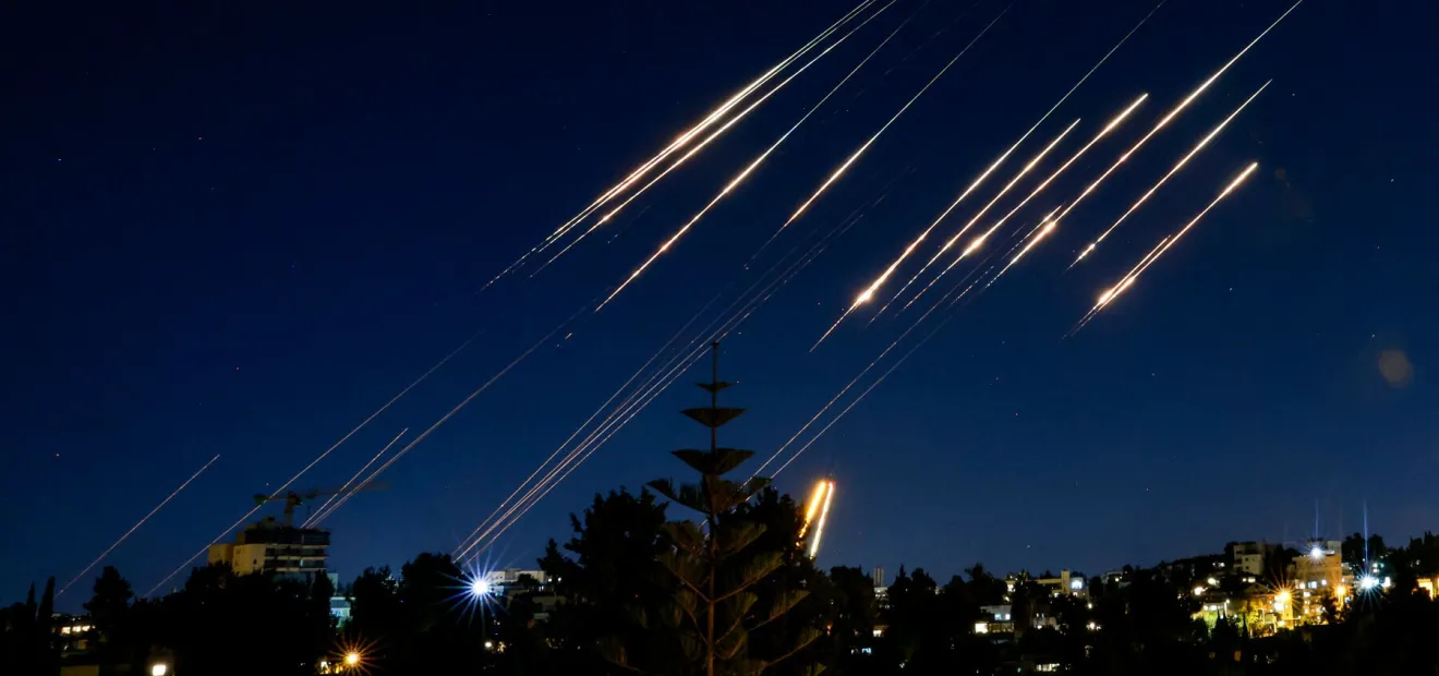 الفيديو المتداول لانفجار هائل في تل أبيب 