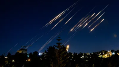 الفيديو المتداول لانفجار هائل في تل أبيب 