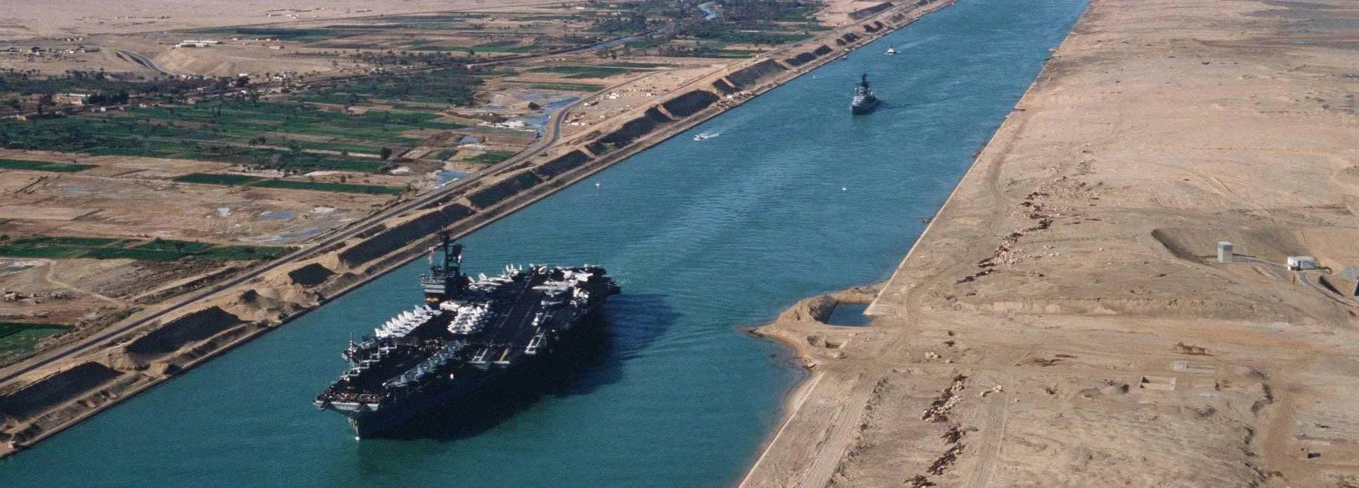 إيرادات قناة السويس لم ترتفع بنسبة 8.8% كما أعلن رئيس القناة