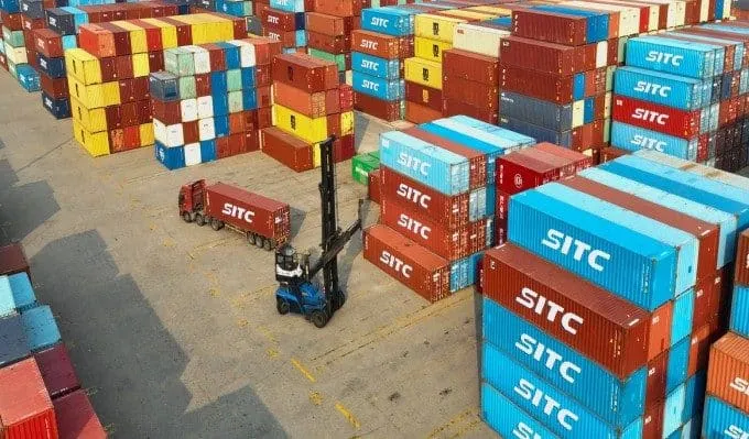 هل أفرجت مصر عن أعلاف بمليار دولار في الموانئ المصرية؟