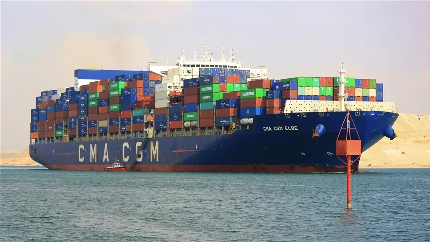 قناة السويس لم تُغير رسوم العبور إلى الجنيه المصري