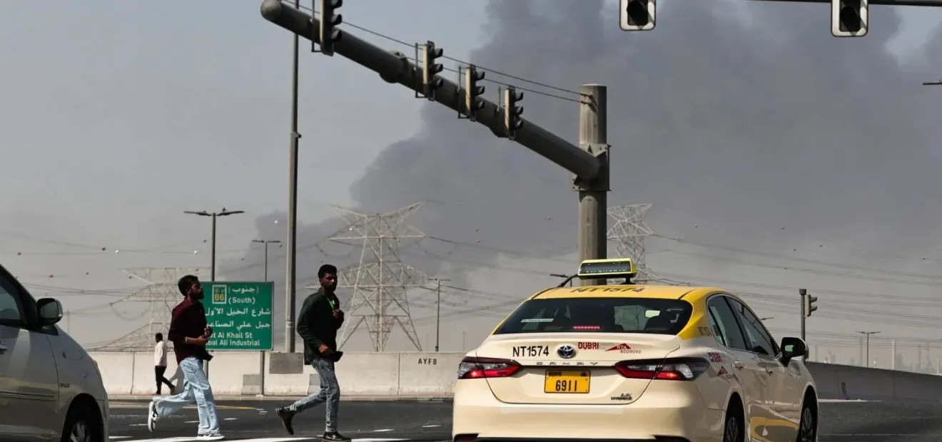 الفيديو المتداول لاشتعال مبنى في دبي بعد استهدافه بمسيرة إيرانية 