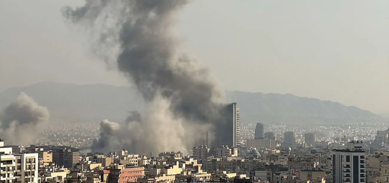 الفيديو المتداول في وسائل الإعلام السعودية لتصاعد الدخان في طهران 