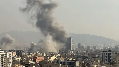 الفيديو المتداول في وسائل الإعلام السعودية لتصاعد الدخان في طهران 