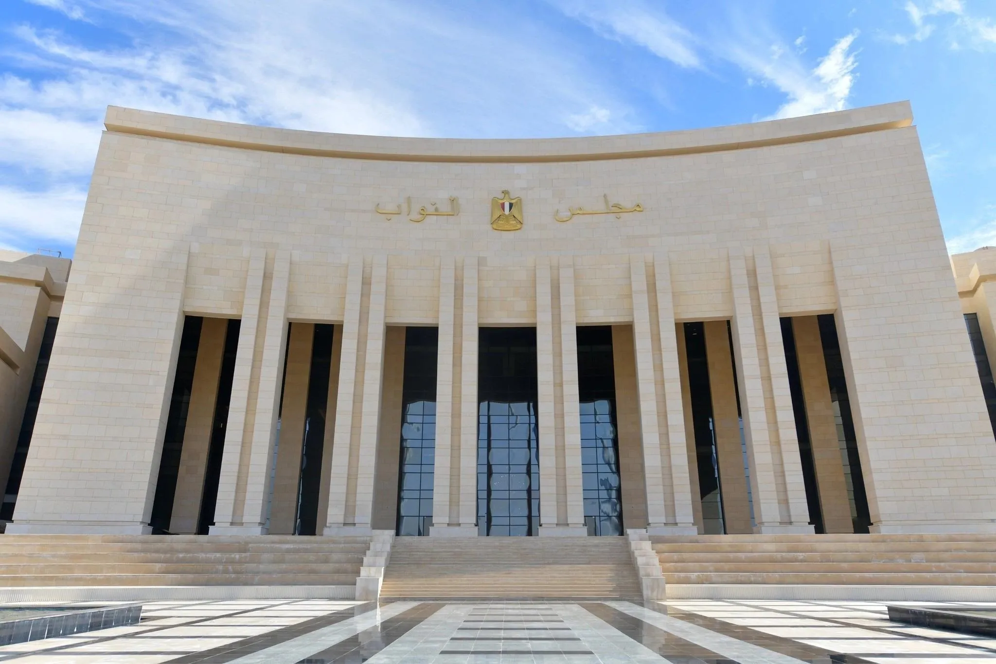 البرلمان المصري لم يمنح الجنسية للأجانب بوديعة 7 ملايين جنيه.. والقانون 