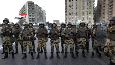 الفيديوهات المتداولة لوصول الجيش المصري إلى السعودية 