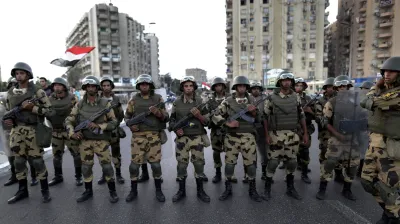 الفيديوهات المتداولة لوصول الجيش المصري إلى السعودية 