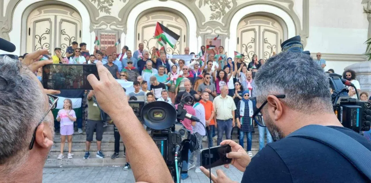 فيديو فرحة التونسيين في سوق الأسماك 