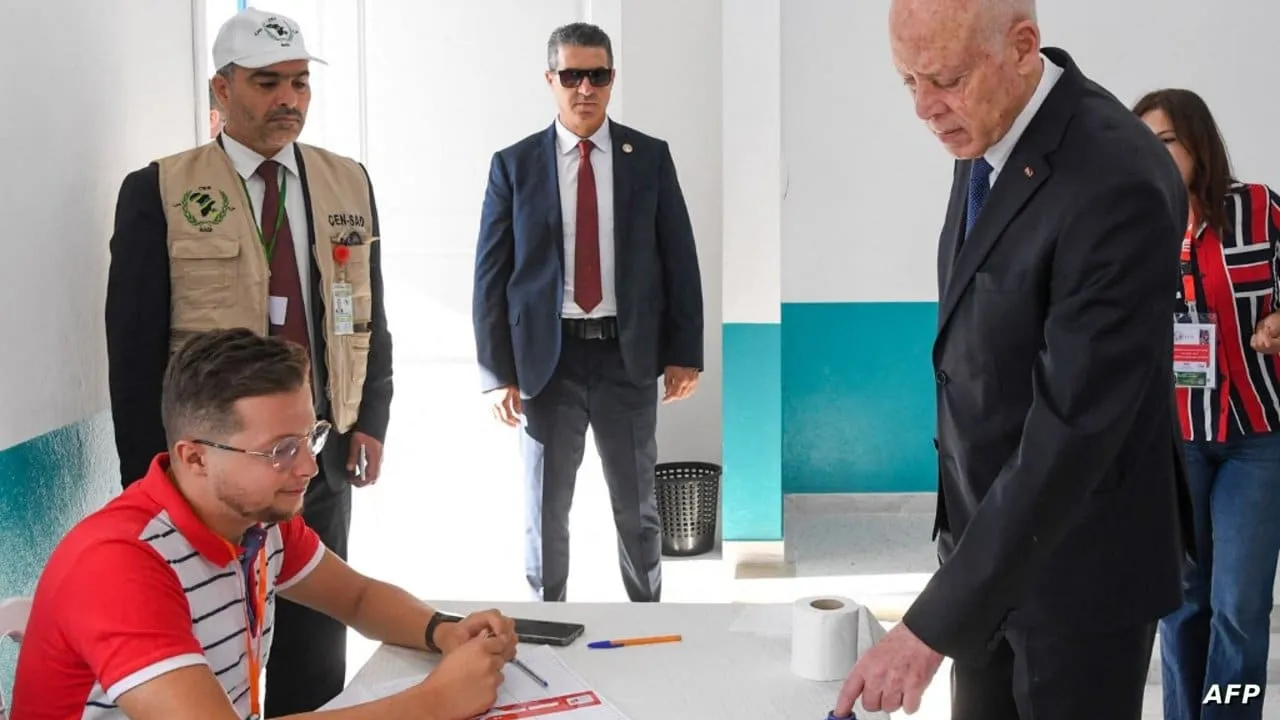 التلفزة التونسيّة لم تخالف القانون ببث نتائج استطلاع آراء خاصّ بالانتخابات الرئاسيّة