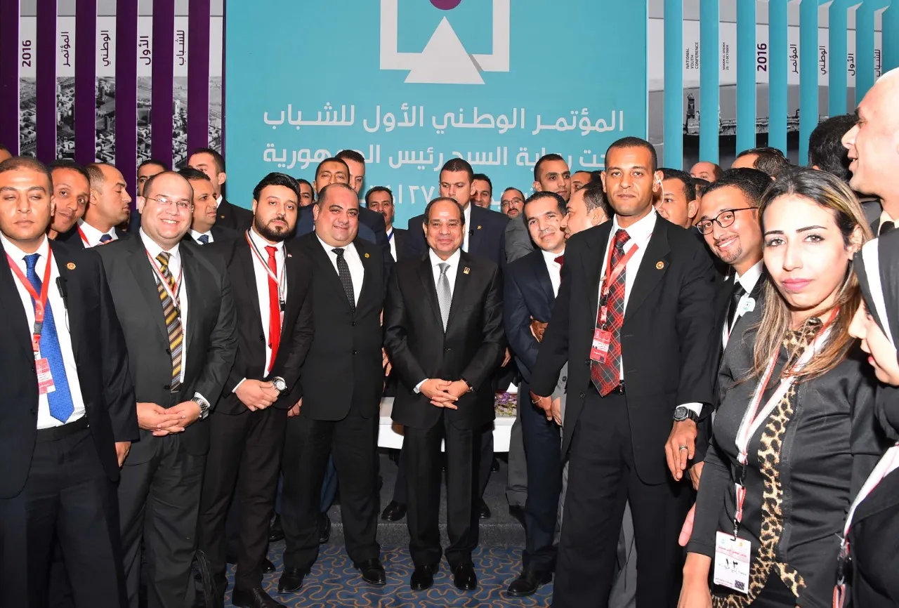 الشباب يمثلون 21% فقط من المصريين وليس 67%