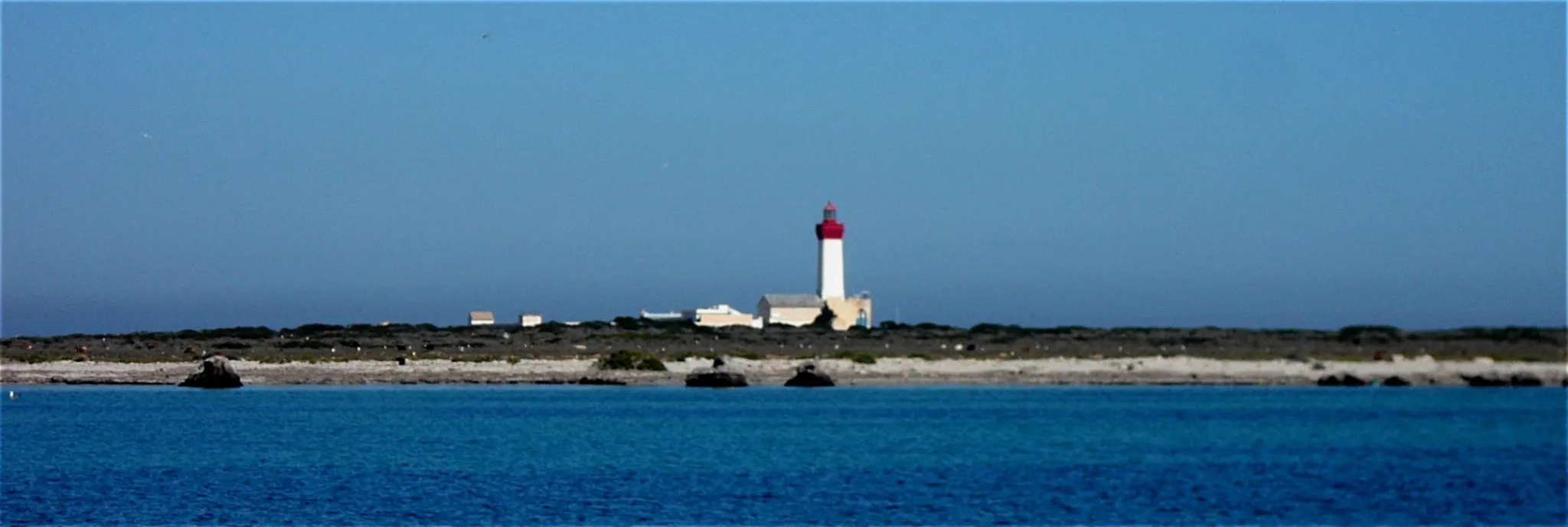 فيديو وجود بواخر فرنسية تسرق النفط التونسي في سواحل المنستير 